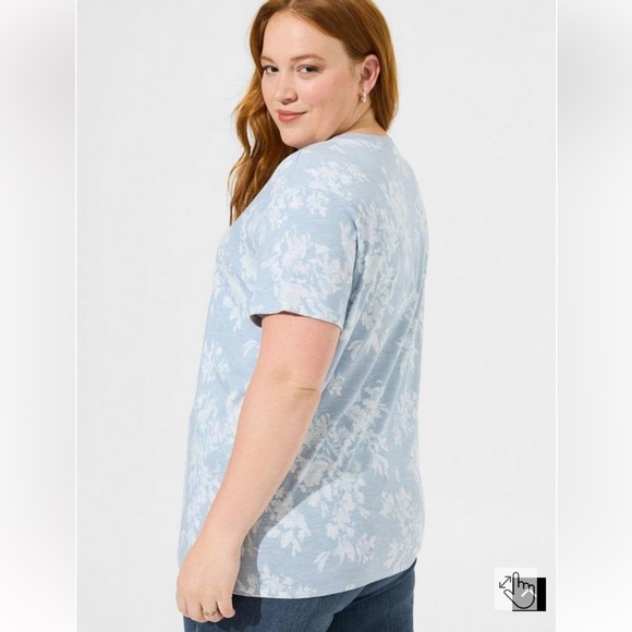 Torrid Relaxed Super Soft Slub V Neck Tee - Picture 2 of 5